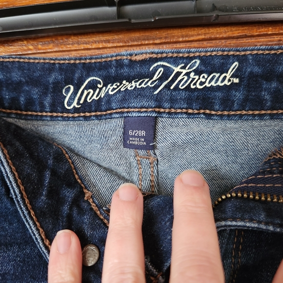 Universal Threads shorts - Picture 2 of 3